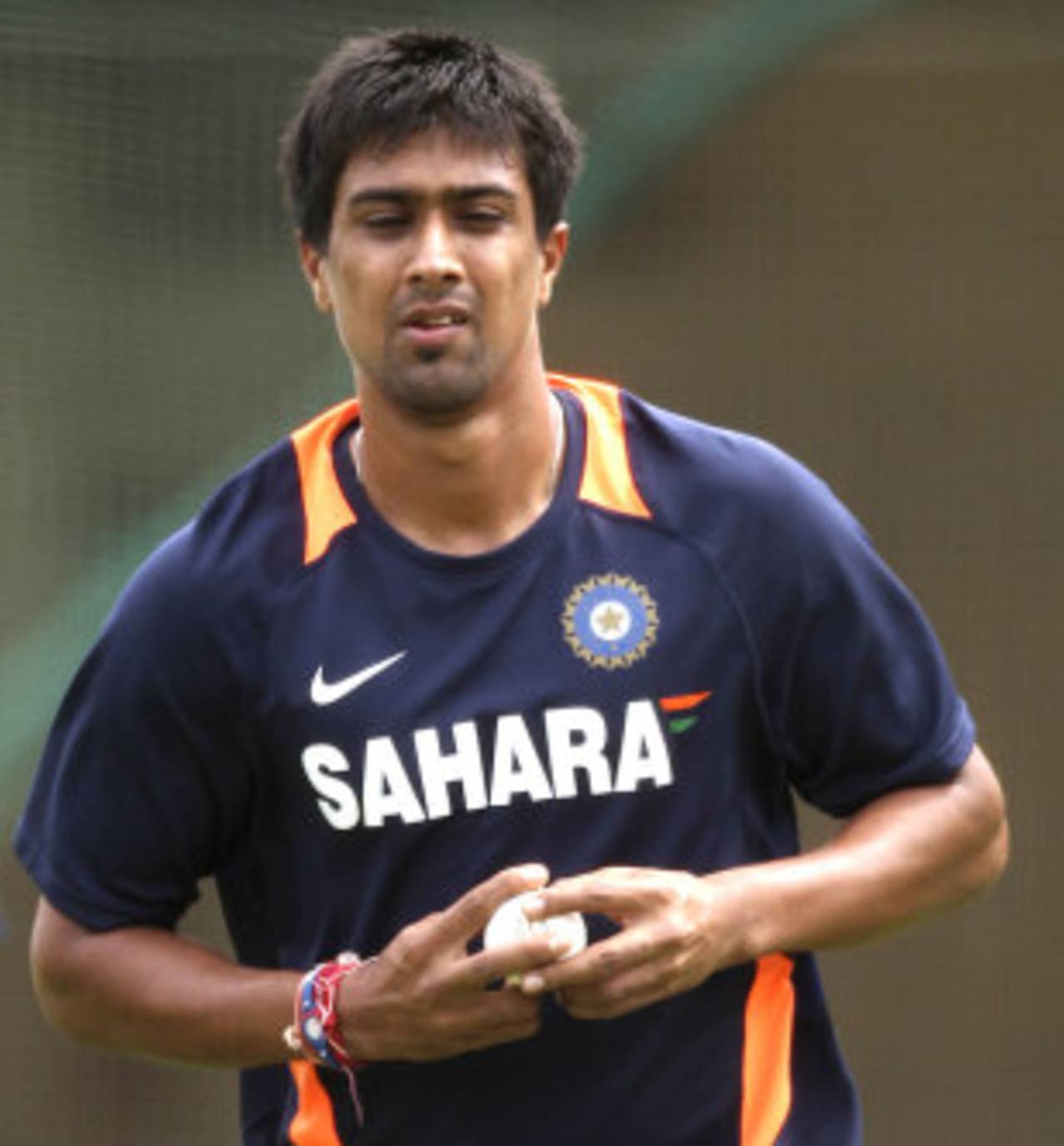 Rahul Sharma gets ready to bowl, Sydney, January 31, 2012