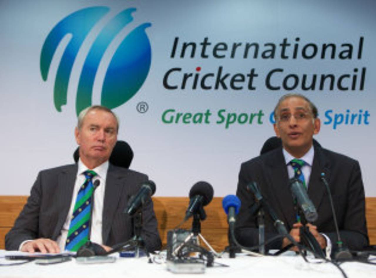 Alan Isaac and Haroon Lorgat speak after the ICC's executive board meeting, Dubai, February 1, 2012
