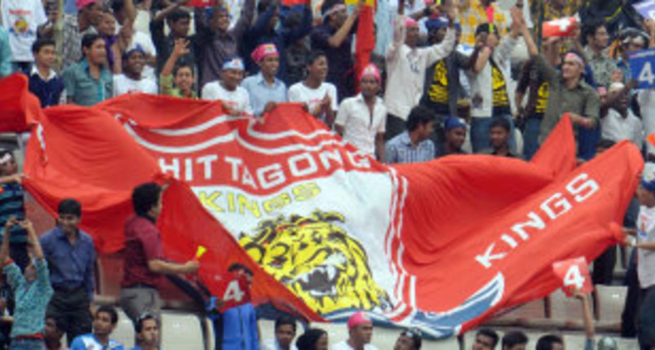 Chittagong Kings fans cheer on their team, Chittagong Kings v Sylhet Royals, Bangladesh Premier League, Mirpur, February 16, 2012
