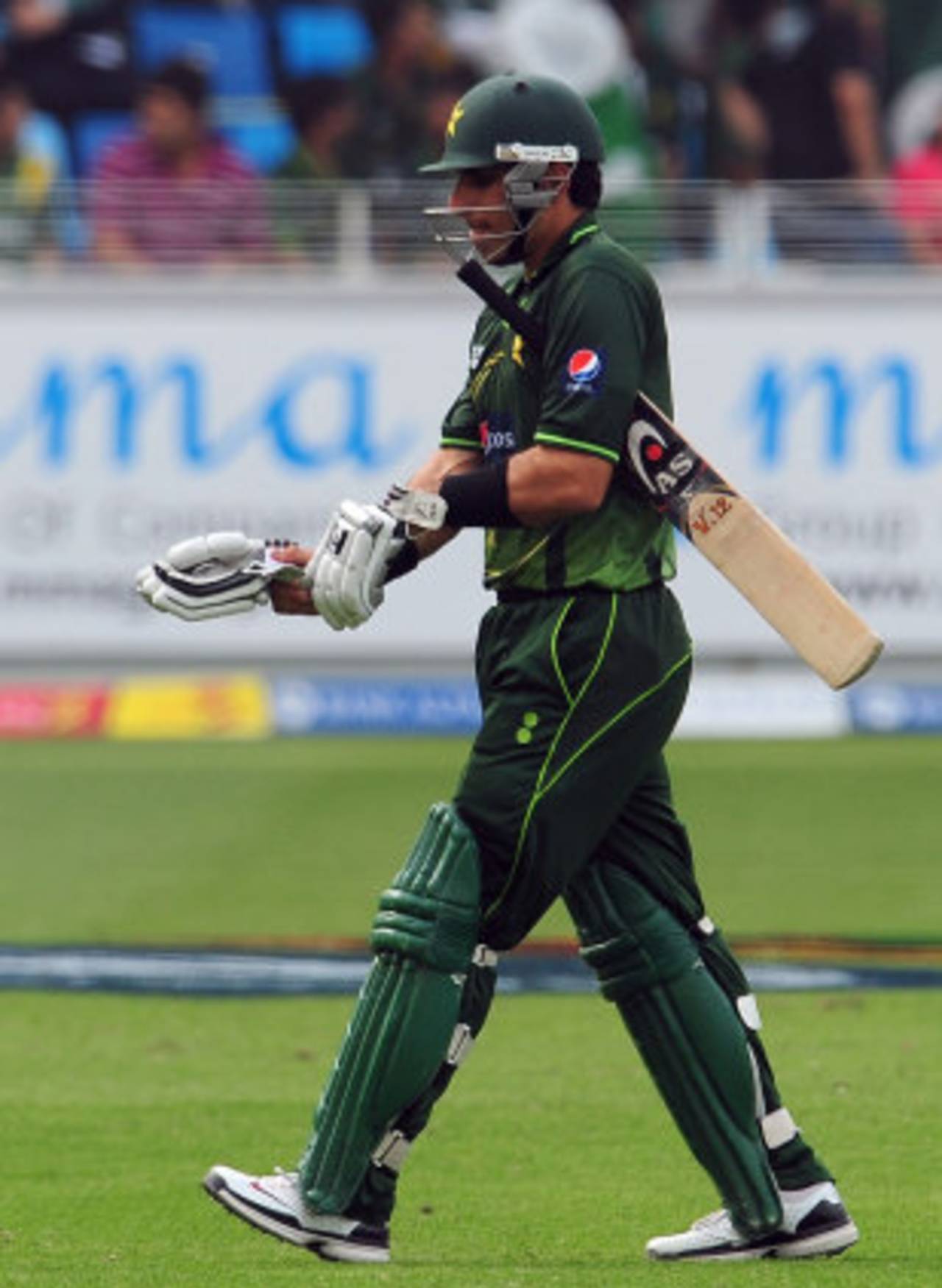 Misbah-ul-Haq was caught for 1, Misbah-ul-Haq, caught at slip, Pakistan v England, 3rd ODI, Dubai, February, 18, 2012