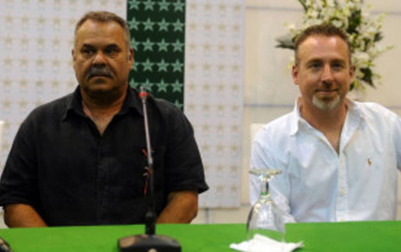 Dav Whatmore and Julien Fountain at a press conference in Lahore on March 4, 2012&nbsp;&nbsp;&bull;&nbsp;&nbsp;AFP