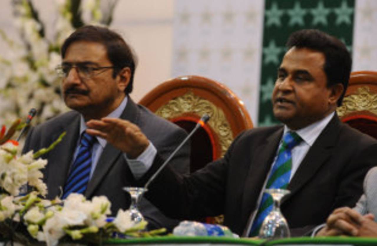 The Bangladesh delegation, led by board president Mustafa Kamal (right), gave the nod to the security arrangements in Pakistan&nbsp;&nbsp;&bull;&nbsp;&nbsp;AFP