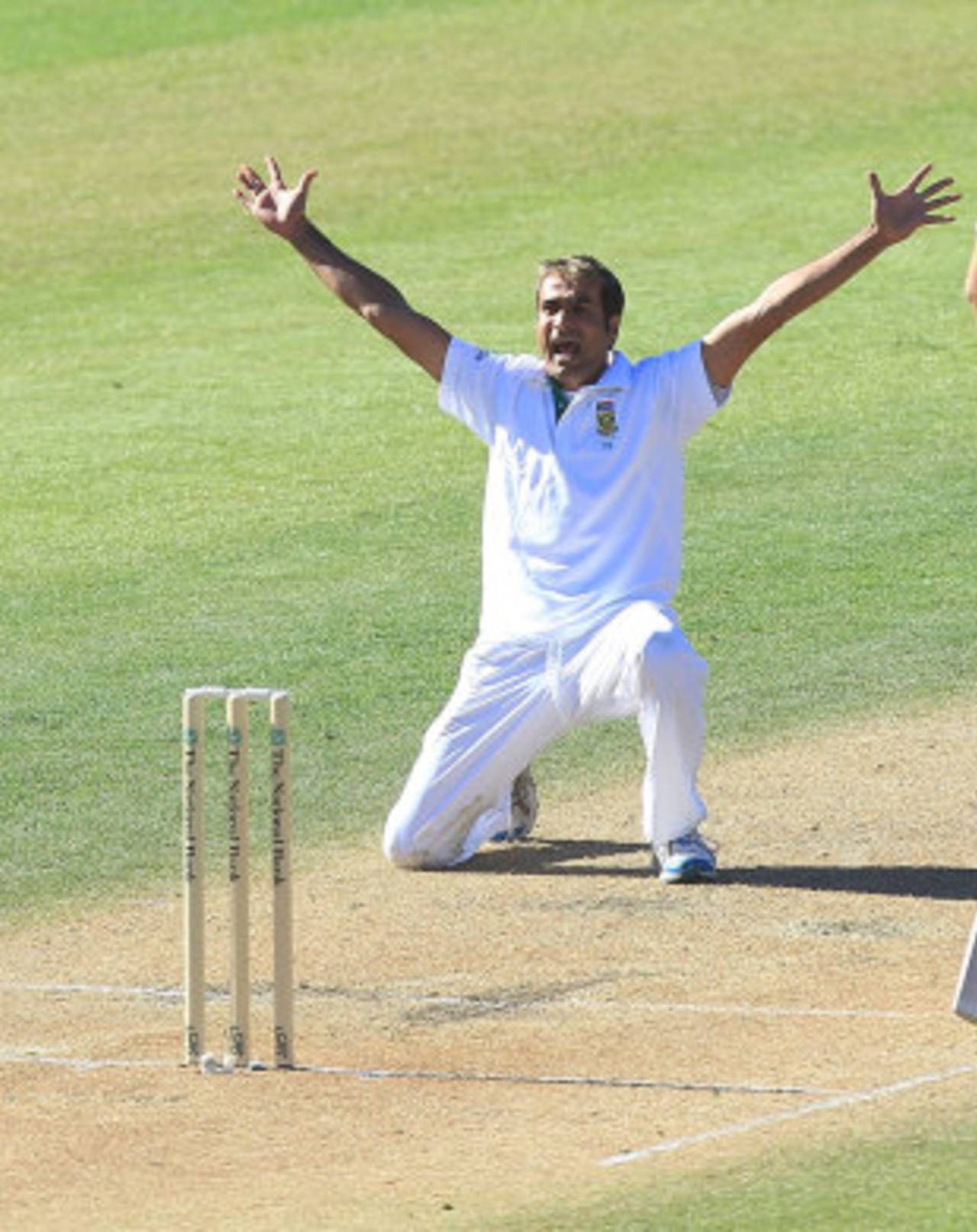 Imran Tahir makes a vociferous appeal, New Zealand v South Africa, 1st Test, Dunedin, 2nd day, March 8, 2012