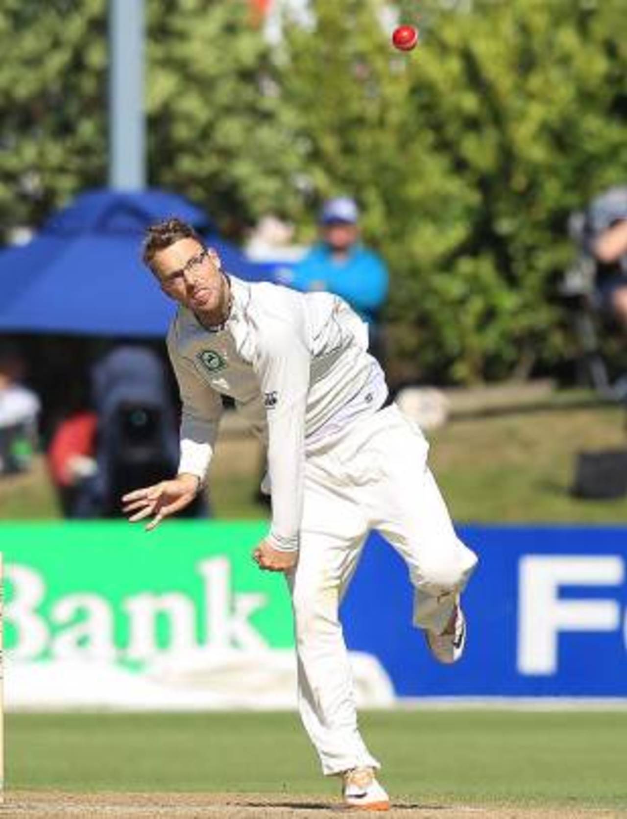 Daniel Vettori in action, New Zealand v South Africa, 1st Test, Dunedin, 3rd day, March 9, 2012