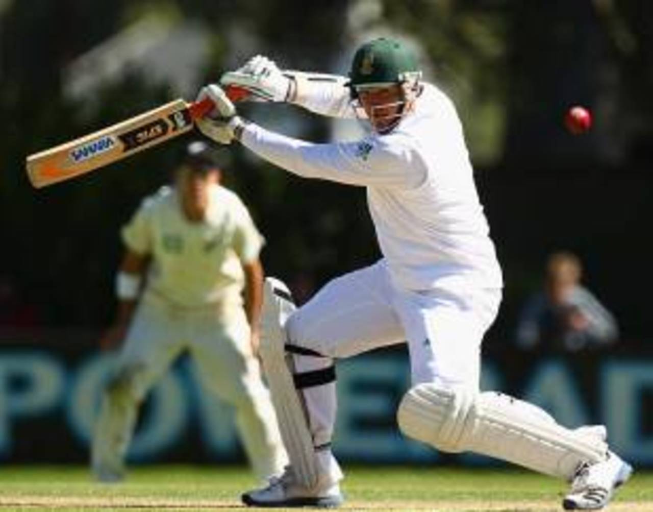 Graeme Smith cuts, New Zealand v South Africa, 1st Test, Dunedin, 3rd day, March 9, 2012