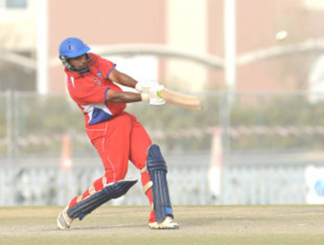 Janeiro Tucker hit three sixes in the last over to lead Bermuda to victory against PNG&nbsp;&nbsp;&bull;&nbsp;&nbsp;ICC/Ian Jacobs