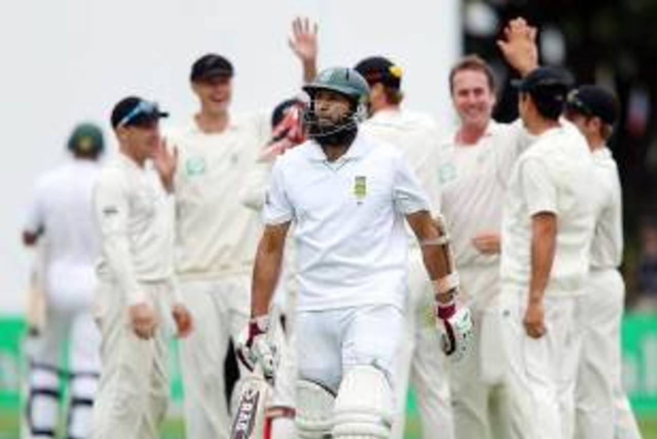 Hashim Amla fell shortly after tea, New Zealand v South Africa, 3rd Test, Wellington, 1st day, March 23, 2012