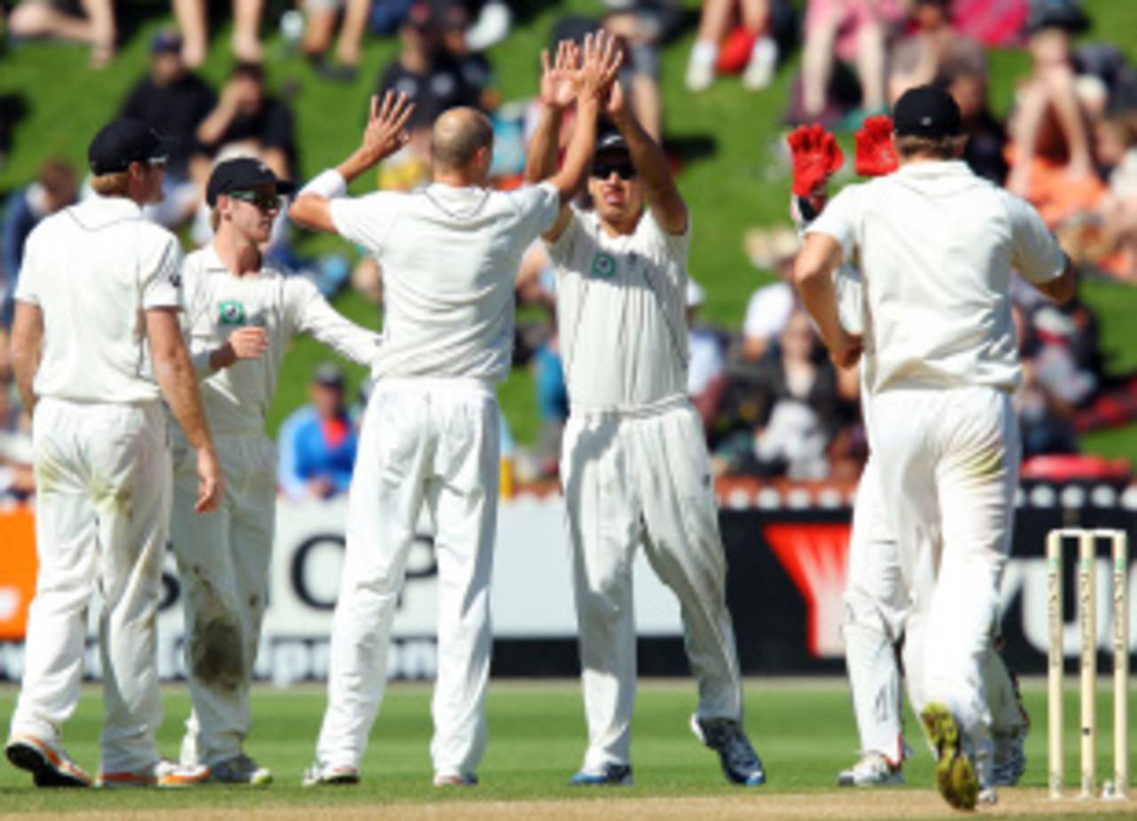 New Zealand celebrate a wicket, New Zealand v South Africa, 3rd Test, Wellington, 3rd day, March 25, 2012