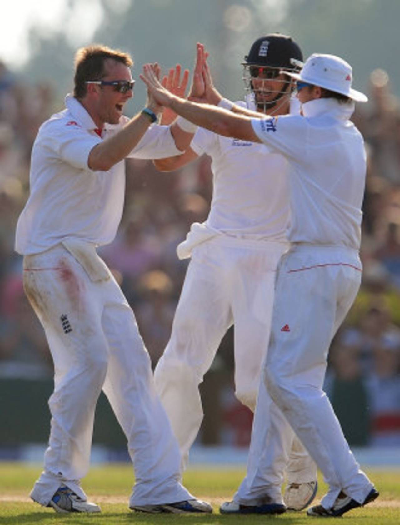 Graeme Swann ripped into Sri Lanka with four wickets on the second day, Sri Lanka v England, 1st Test, Galle, 2nd day, March 27, 2012