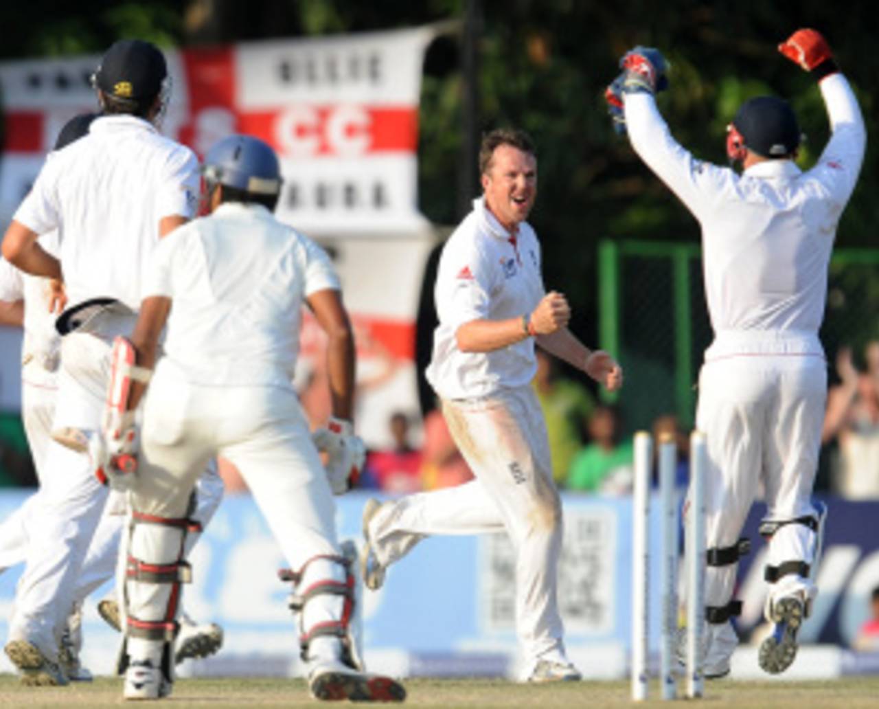 Graeme Swann took two wickets in the penultimate over of the day to lift England's hopes of victory&nbsp;&nbsp;&bull;&nbsp;&nbsp;AFP