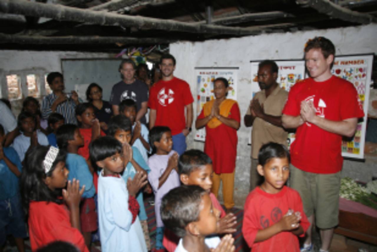 Ryan Ten Doeschate meets underprivileged children in Kolkata&nbsp;&nbsp;&bull;&nbsp;&nbsp;Ryan ten Doeschate