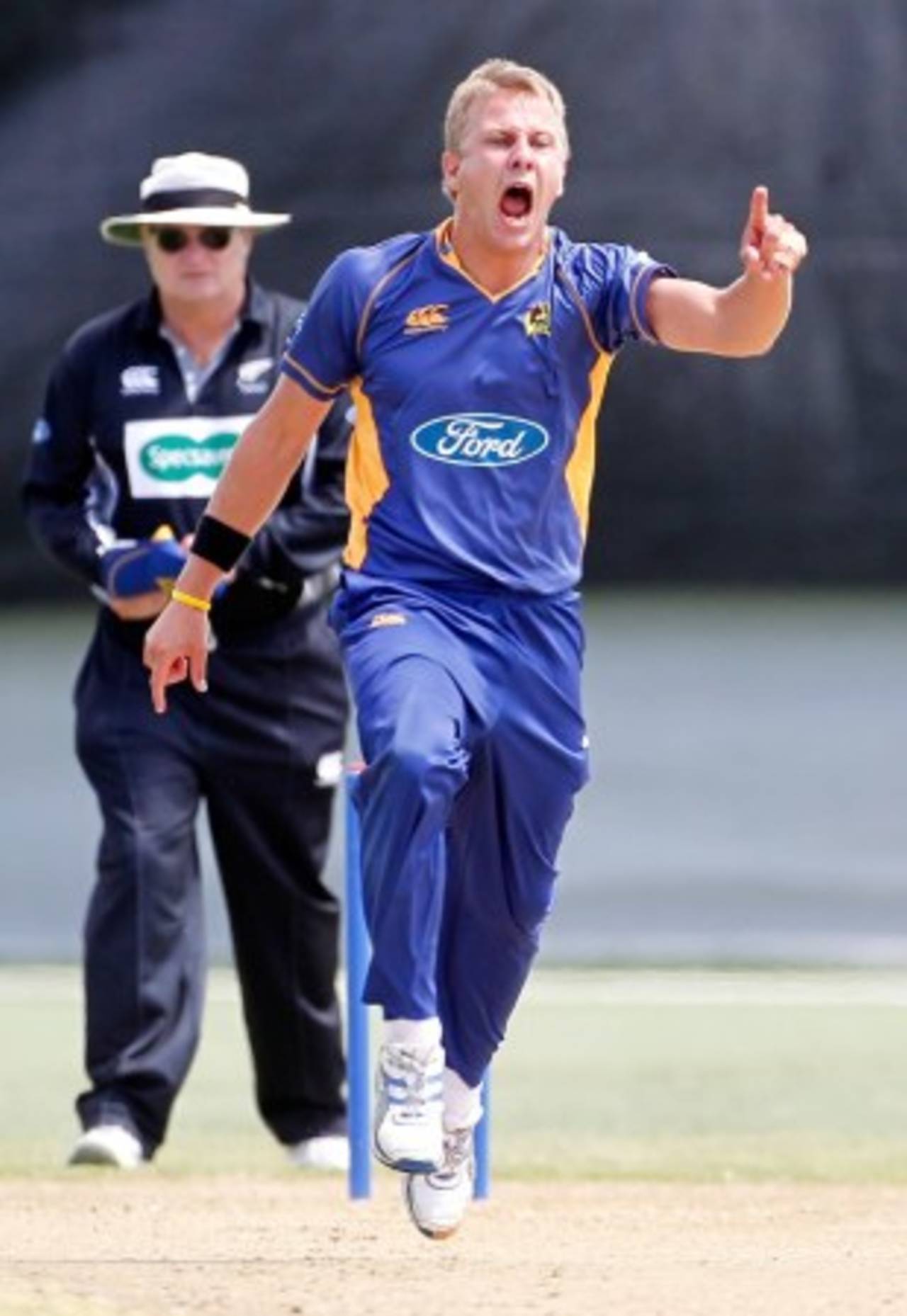 Neil Wagner celebrates a wicket, Auckland v Otago, January 30, 2011
