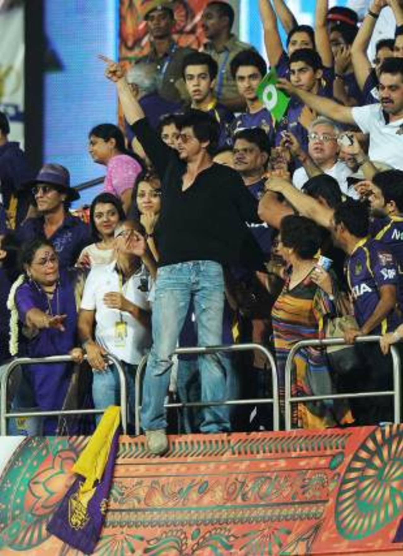 Shah Rukh Khan: he'll cross the line for his friends&nbsp;&nbsp;&bull;&nbsp;&nbsp;AFP