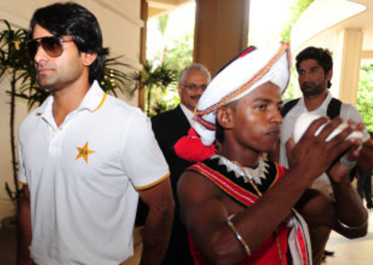 Mohammad Hafeez and the Pakistan team in Colombo, May 28, 2012
