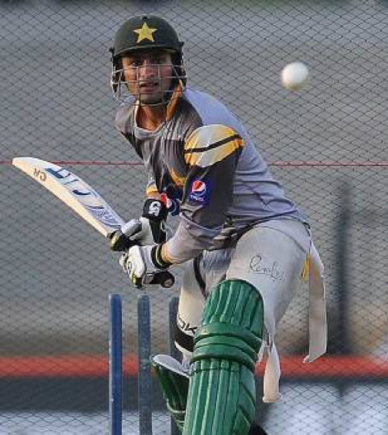 Shoaib Malik bats during a practice session, Hambantota, June 2, 2012