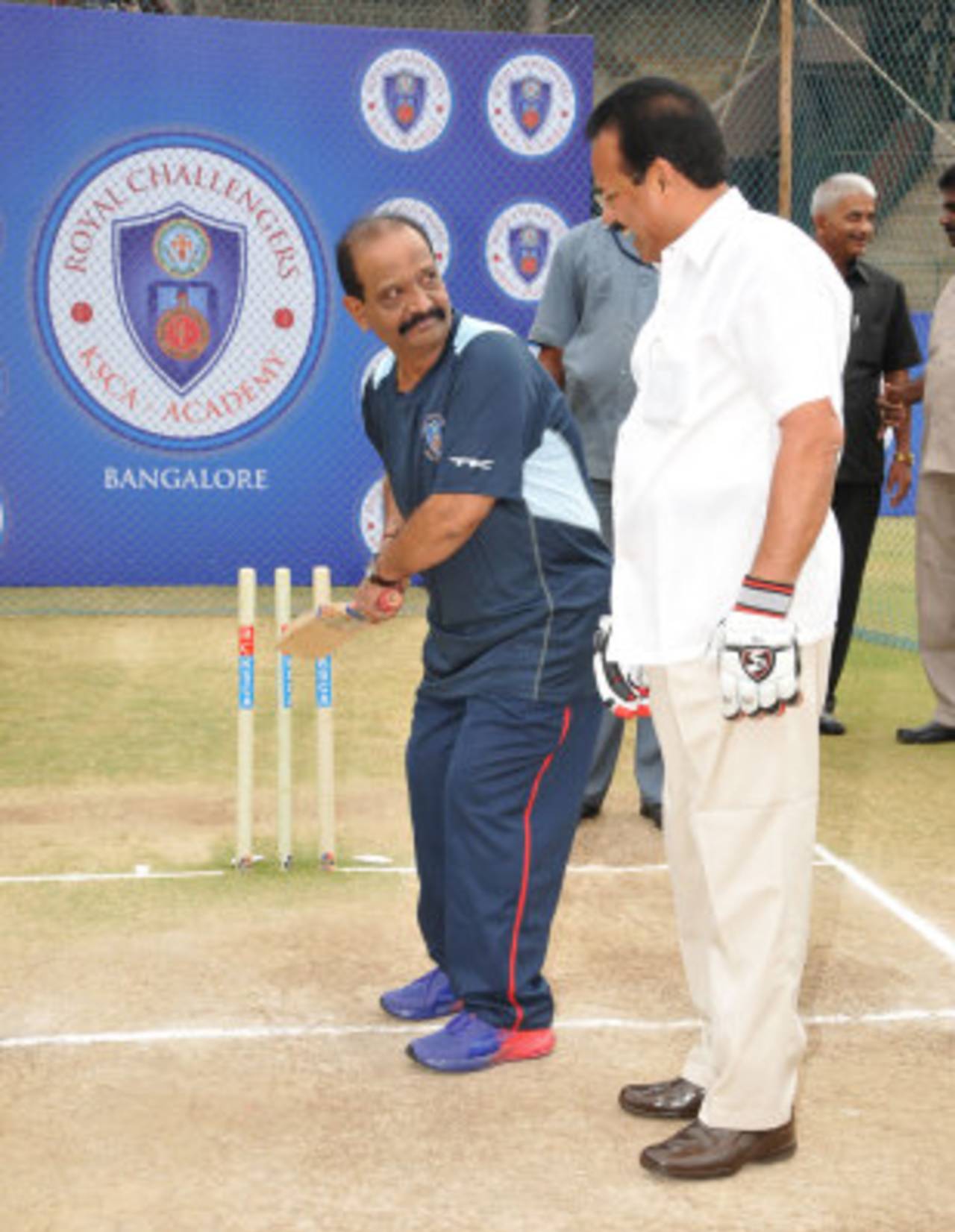 Former Indian batsman Gundappa Viswanath with the Karnataka chief minister, Bangalore, June 18, 2012