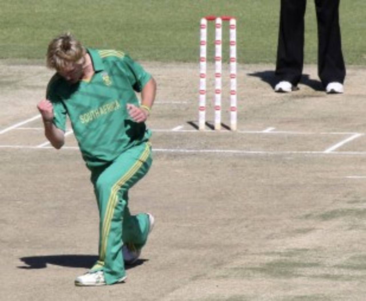 Chris Morris celebrates Vusi Sibanda's wicket, Zimbabwe v South Africa, T20 tri-series, Harare, June 23, 2012