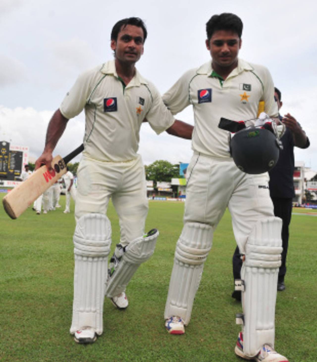 Mohammad Hafeez and Azhar Ali put on the highest second-wicket stand against Sri Lanka, Sri Lanka v Pakistan, 2nd Test, SSC, Colombo, 1st day, June 30, 2012