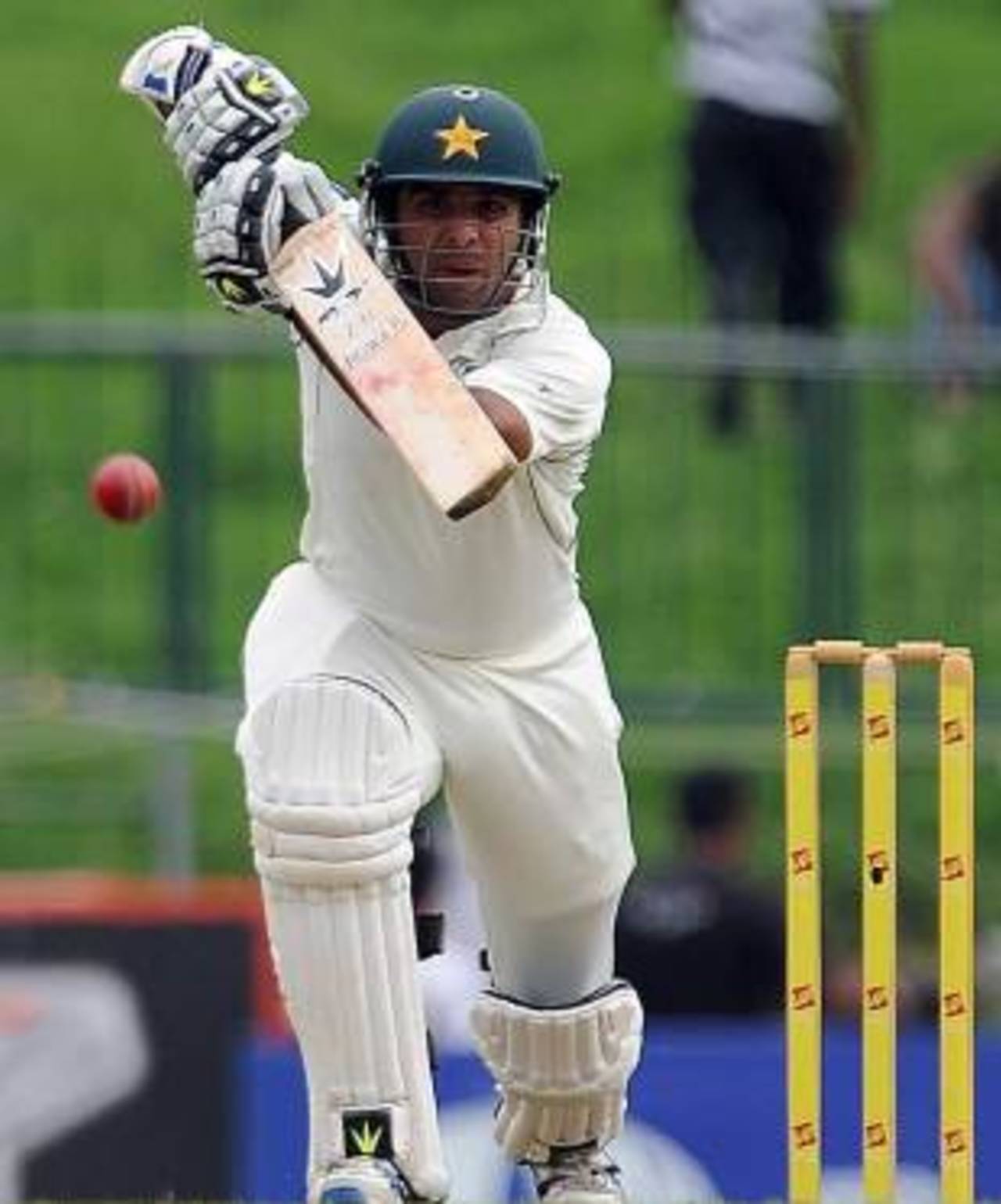 Taufeeq Umar drives one through the off side, Sri Lanka v Pakistan, 3rd Test, Pallekele, 1st day, July 8, 2012