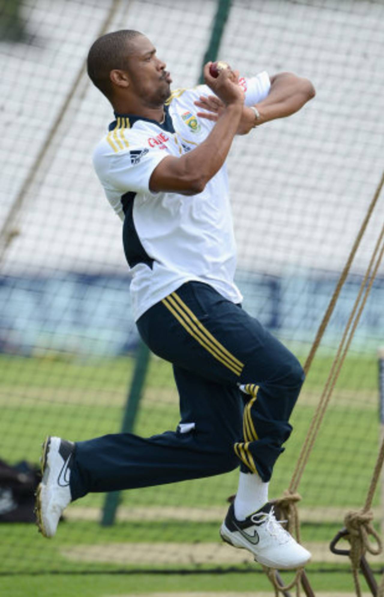 Vernon Philander tunes up ahead of the first Test, The Oval, London, July 17, 2012