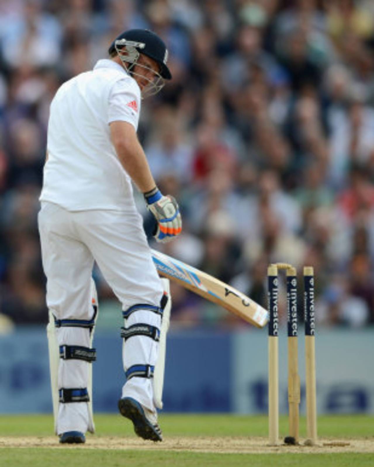 Ian Bell looks back after leaving a delivery from Jacques Kallis, England v South Africa, 1st Investec Test, The Oval,  2nd day, July 20, 2012