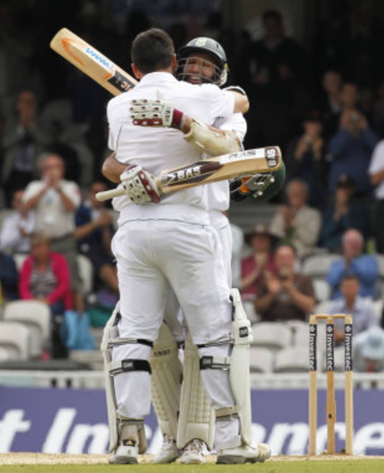 Graeme Smith is congratulated by Hashim Amla, England v South Africa, 1st Investec Test, 3rd day, The Oval, July 21, 2012