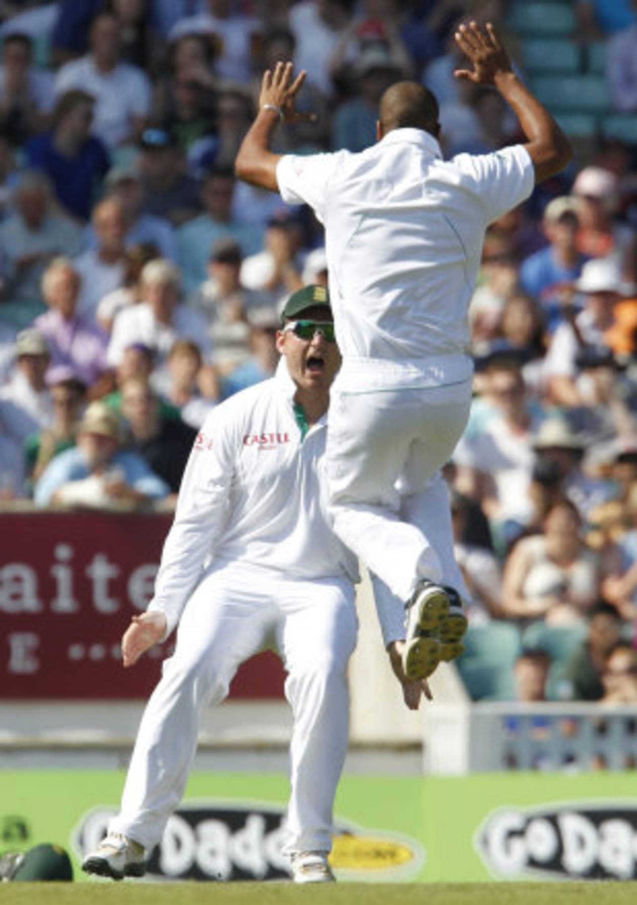Vernon Philander leaps at dismissing Alastair Cook, England v South Africa, 1st Investec Test, The Oval, 4th day, July, 22, 2012