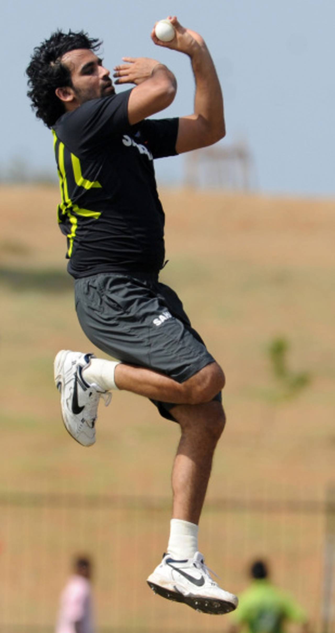 Zaheer Khan bowls, Hambantota, July 23, 2012