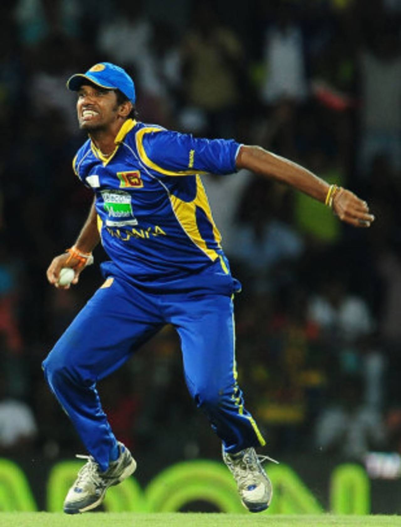 Sachithra Senanayake held on to a sharp one at short cover to get rid of Virender Sehwag&nbsp;&nbsp;&bull;&nbsp;&nbsp;AFP