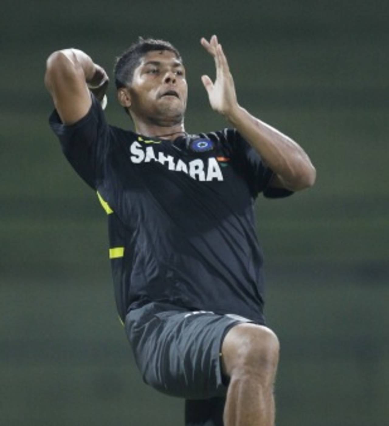 Umesh Yadav bowls during training session, Pallekele, August 3, 2012