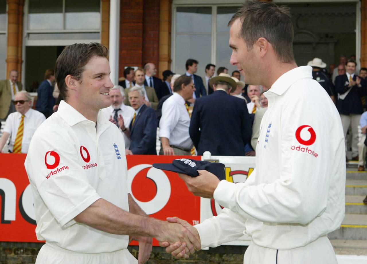 Debutant Andrew Strauss gets his Test cap from Michael Vaughan, England v New Zealand, 1st Test, Lord's 1st day, May 20, 2004