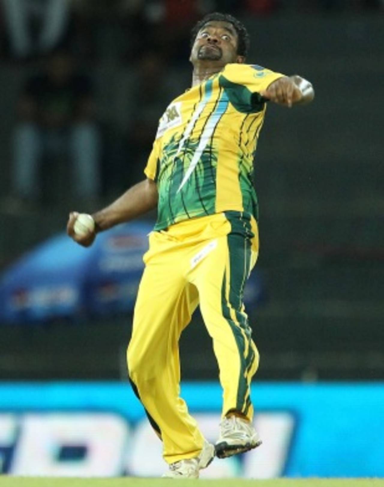 Muttiah Muralitharan bowls, Ruhuna Royals v Uthura Rudras, SLPL, Colombo, August 14, 2012