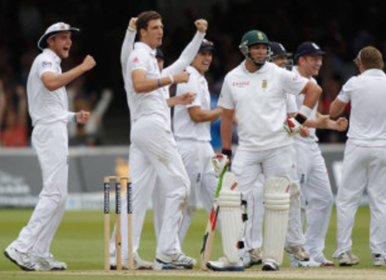 England players celebrate as Jacques Kallis is given out, England v South Africa, 3rd Investec Test, Lord's, 1st day, August 16, 2012