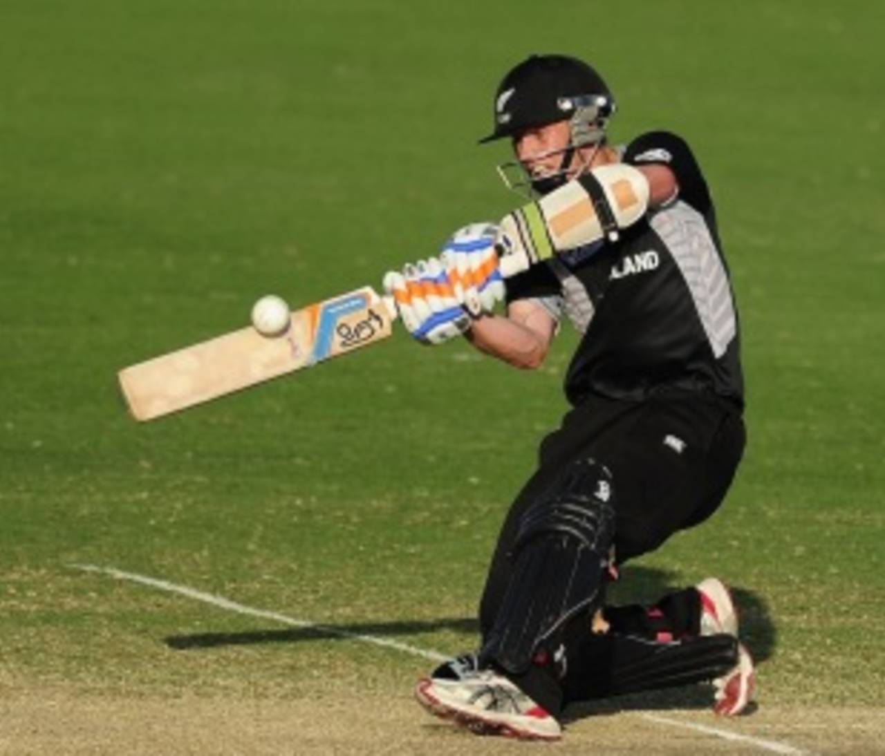 Cam Fletcher pulls towards square-leg, India v New Zealand, ICC Under-19 World Cup, semi-final, Townsville, August 23, 2012