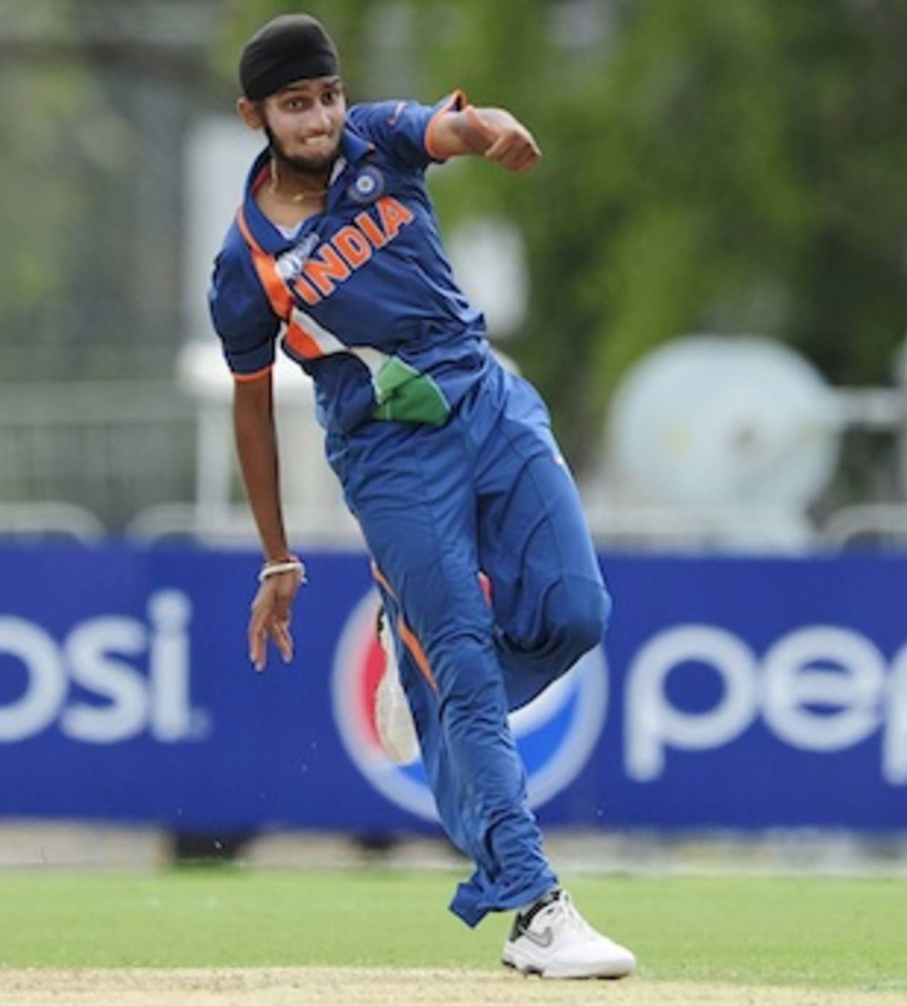 Harmeet Singh's left-arm spin kept the batsmen quiet through the middle overs, Australia v India, ICC U-19 World Cup, final, Townsville