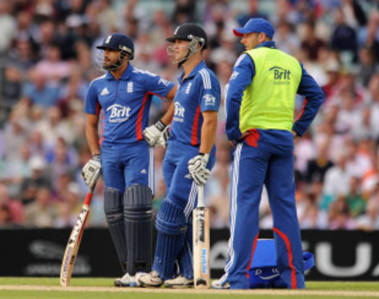 Ravi Bopara and Jonathan Trott watch the big screen during an decision review, England v South Africa, 3rd NatWest ODI, The Oval, August 31, 2012