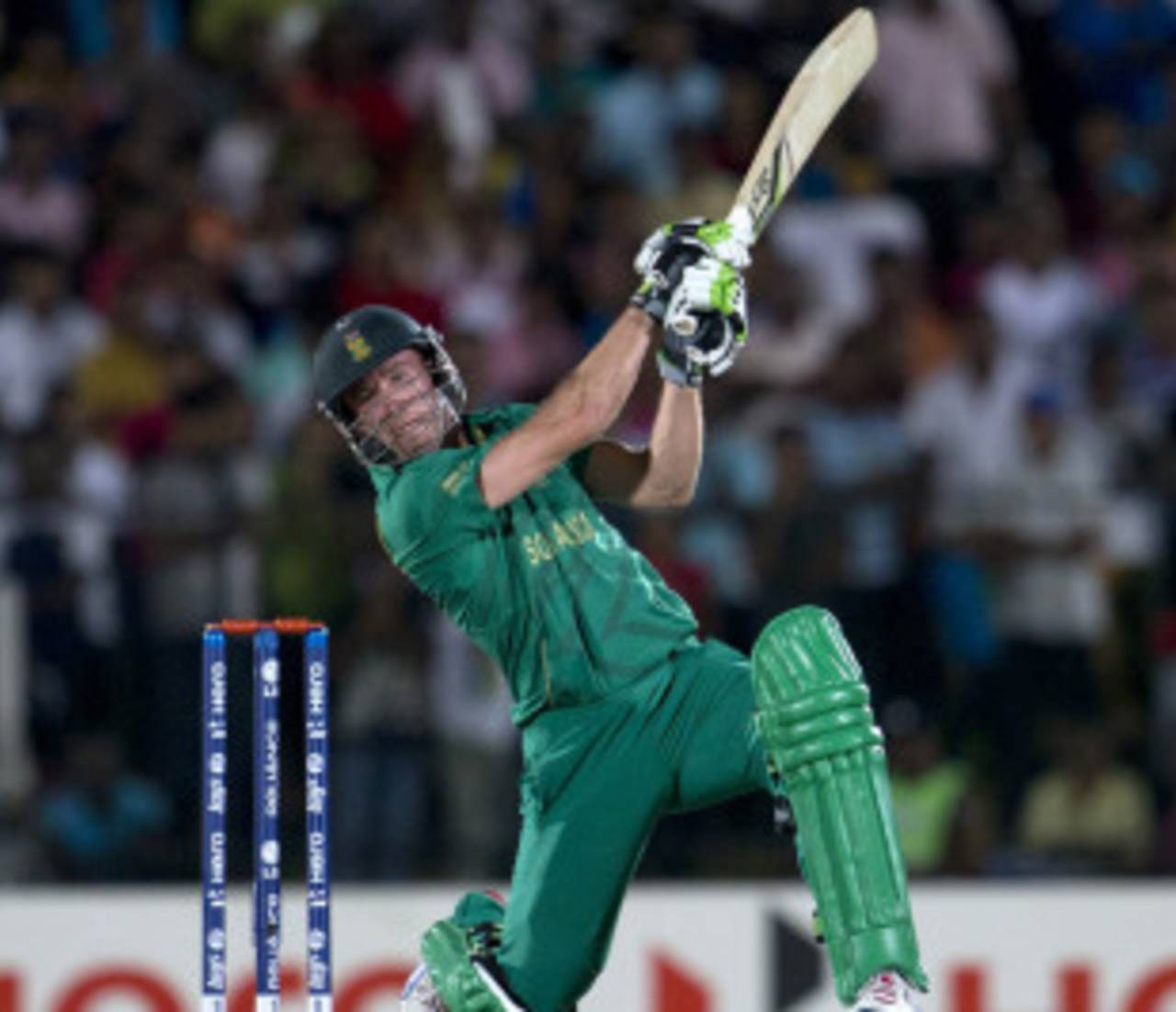 AB de Villiers attempts to smash a delivery, Sri Lanka v South Africa, World Twenty20 2012, Group C, Hambantota, September 22, 2012
