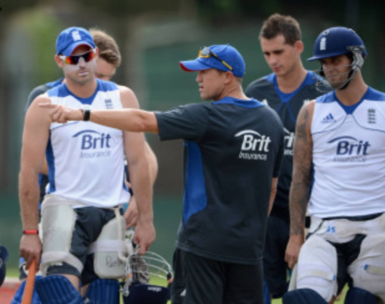 Andy Flower chats to his players the day after their collapse against India, Colombo, September 24, 2012