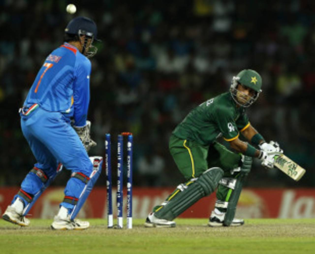 Mohammad Hafeez's hesitant, even clueless stay sucked all life out of what had been a stirring start&nbsp;&nbsp;&bull;&nbsp;&nbsp;Associated Press