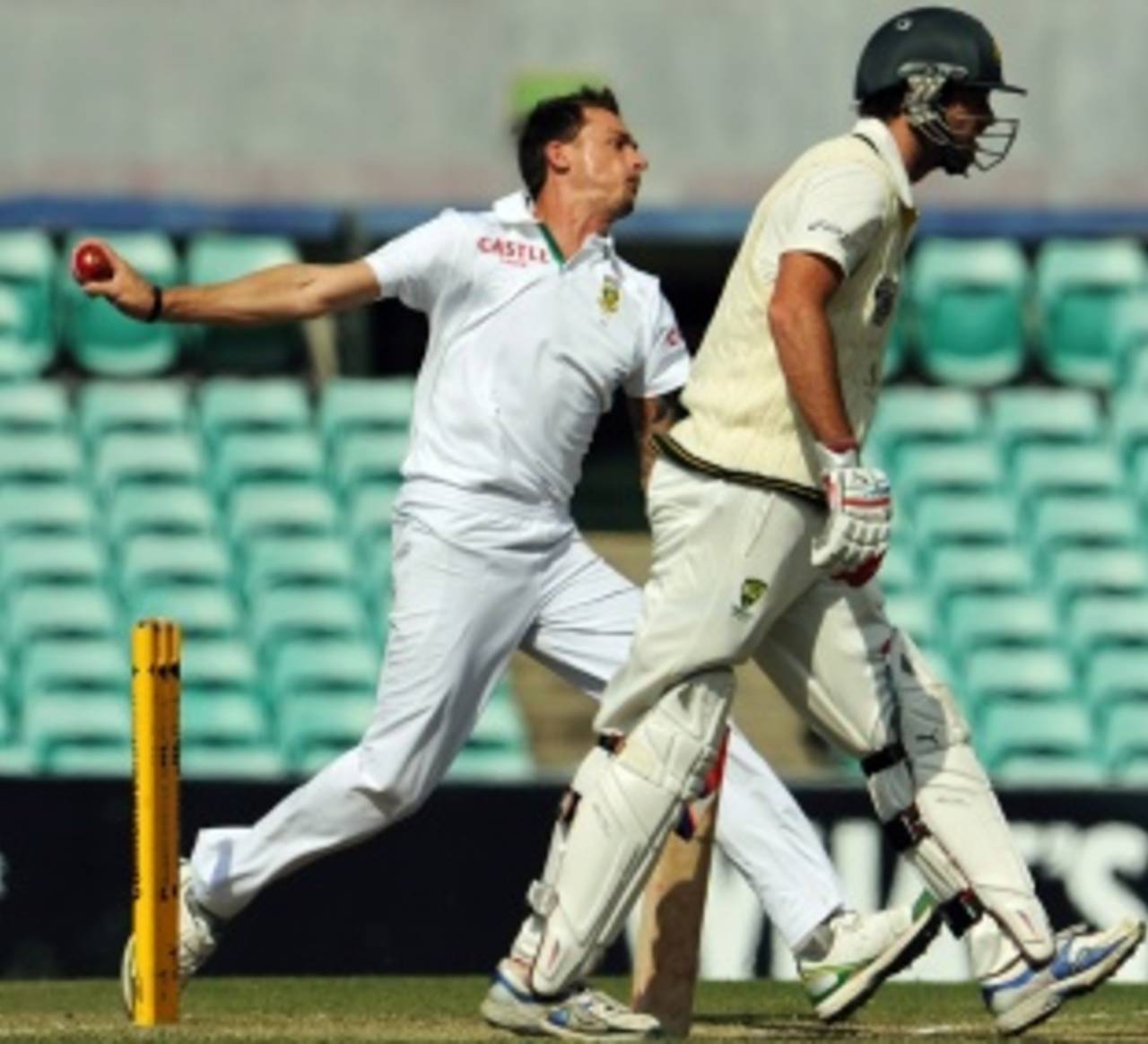 Dale Steyn runs in to bowl, Australia A v South Africans, Sydney, 3rd day, November 4, 2012