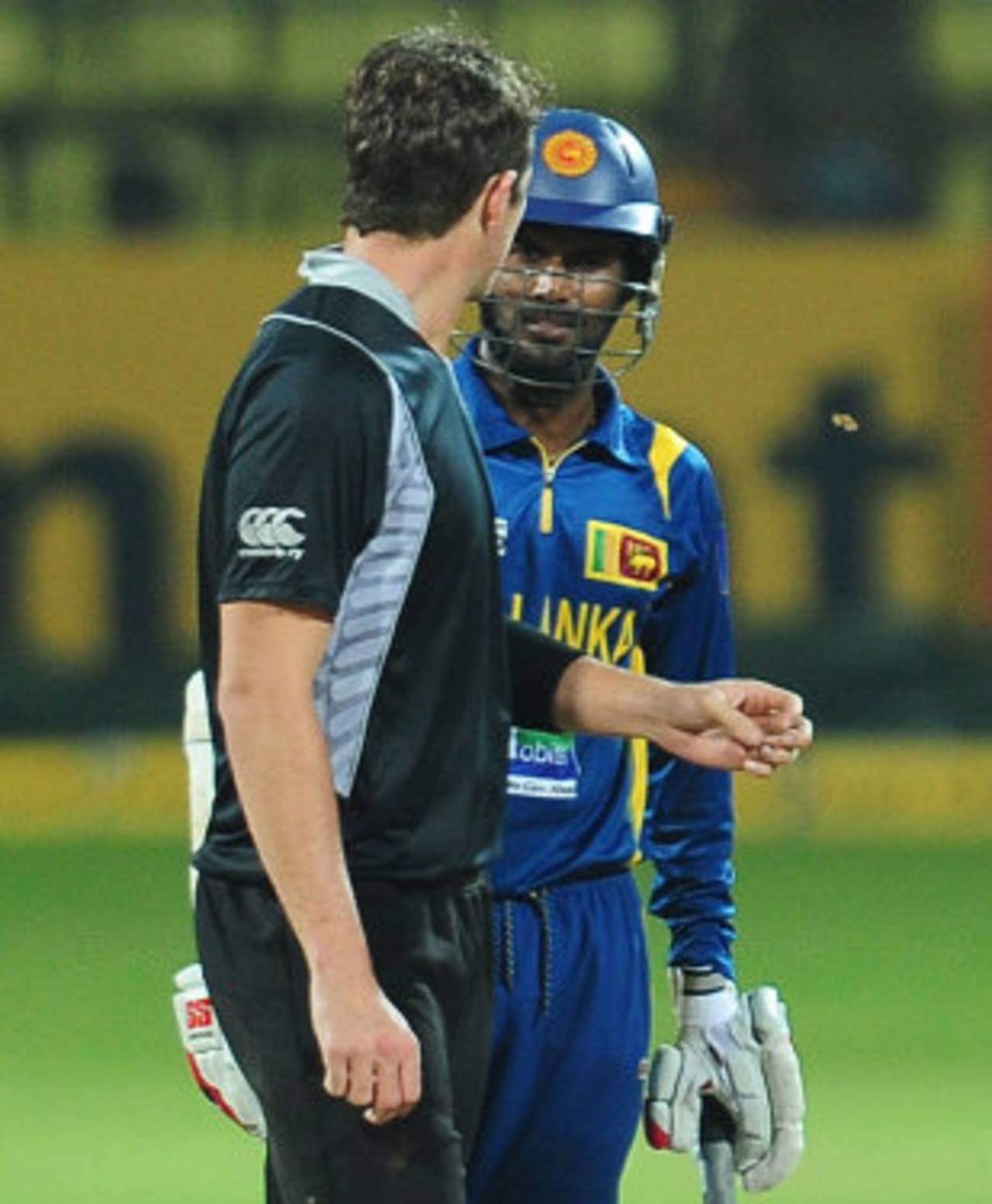 Immediately after exchanging words with Tim Southee, Upul Tharanga  holed out to fine leg&nbsp;&nbsp;&bull;&nbsp;&nbsp;AFP