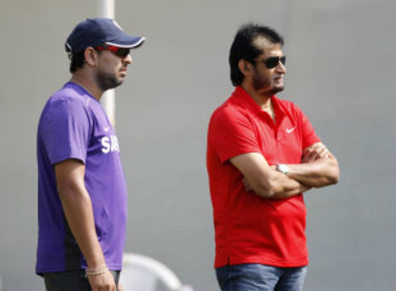 Yuvraj Singh with India's chief selector, Sandeep Patil, Ahmedabad, November 14, 2012