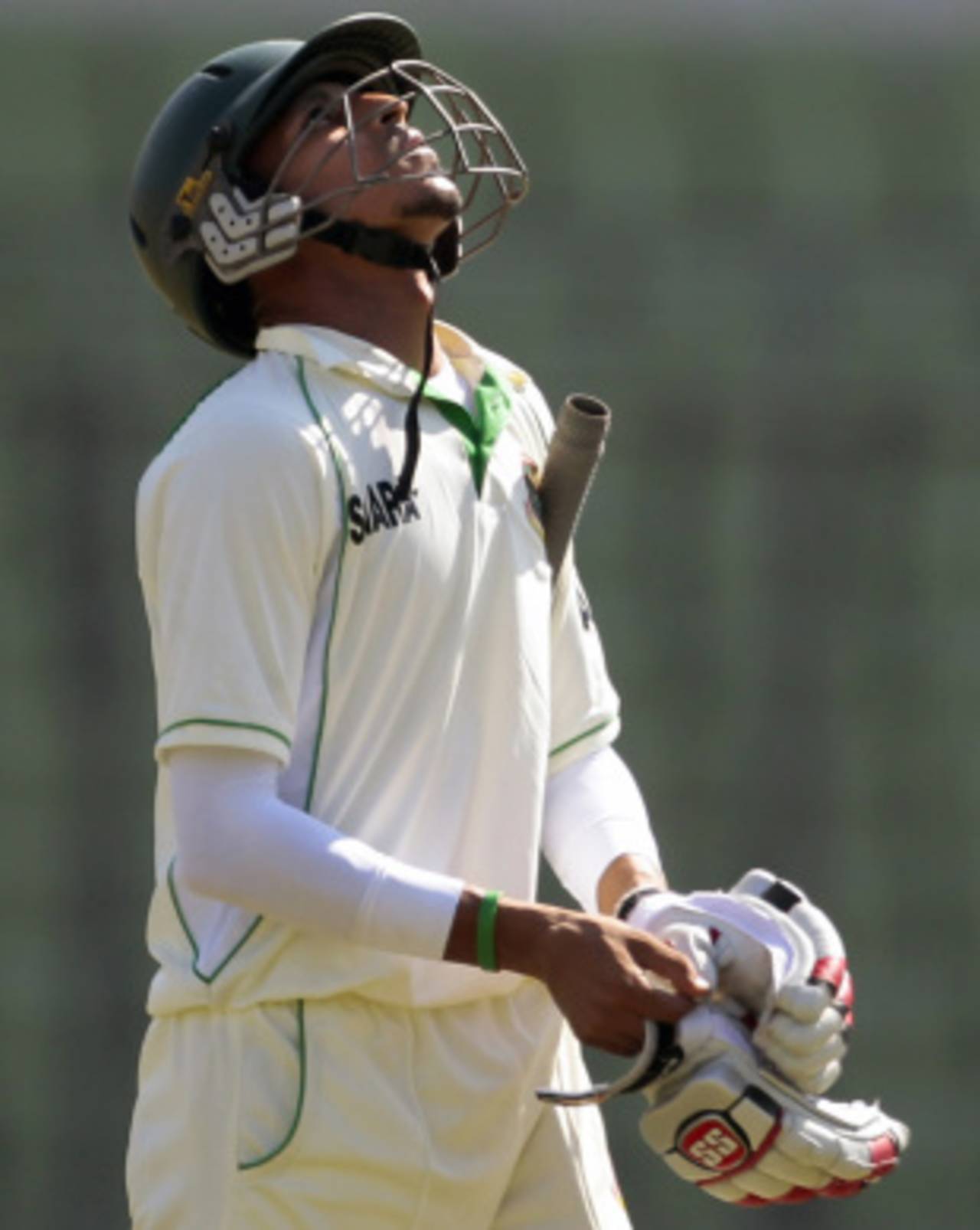 A disappointed Nasir Hossain didn't get reach his maiden Test century, which he says he would have celebrated in a manner that would have "stunned everyone"&nbsp;&nbsp;&bull;&nbsp;&nbsp;Associated Press