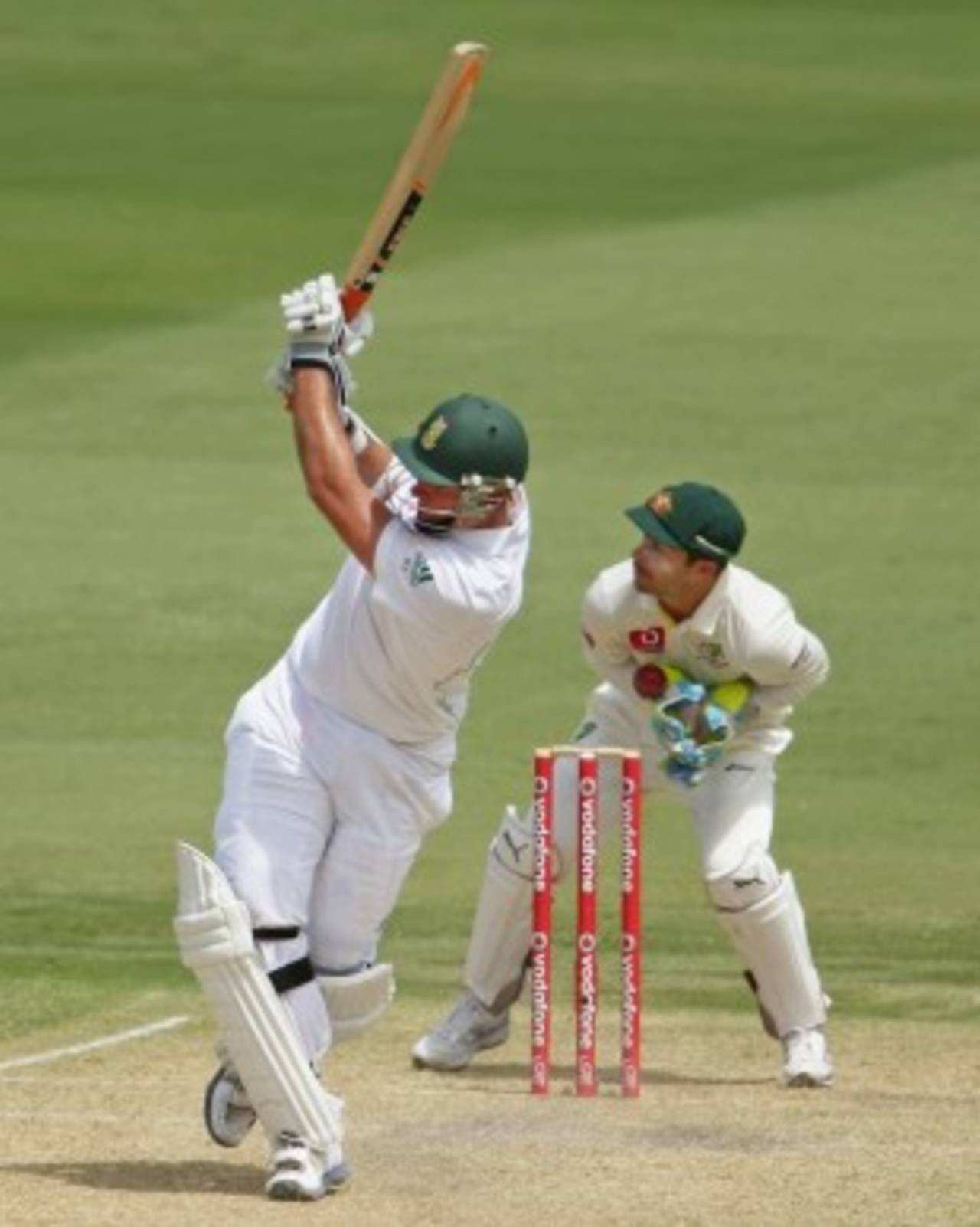 Matthew Wade fails to stump Graeme Smith, Australia v South Africa, 2nd Test, Adelaide, 2nd day, November 23, 2012