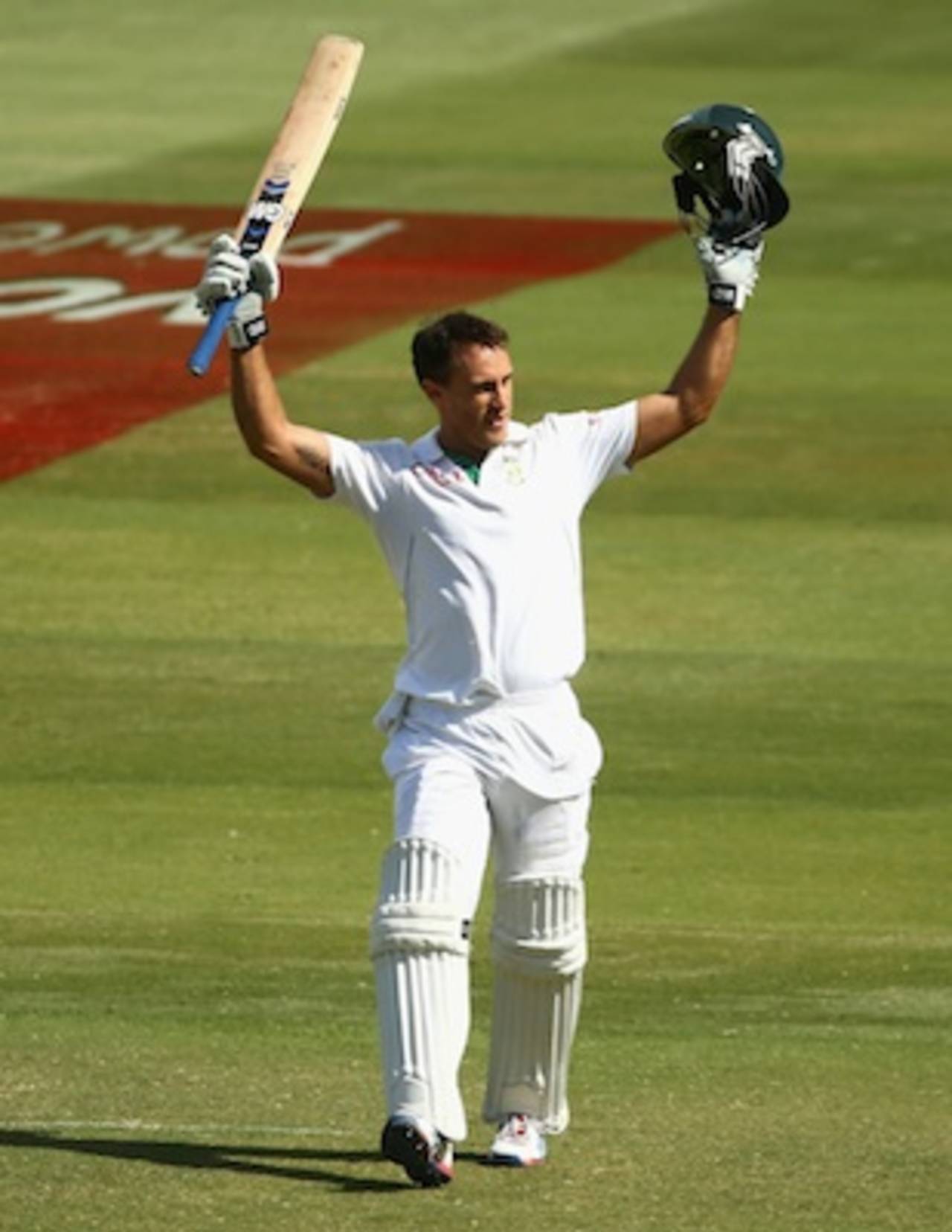Faf du Plessis' celebration of an immense hundred was almost apologetic, because he had miles to go to save the Test for South Africa&nbsp;&nbsp;&bull;&nbsp;&nbsp;Getty Images