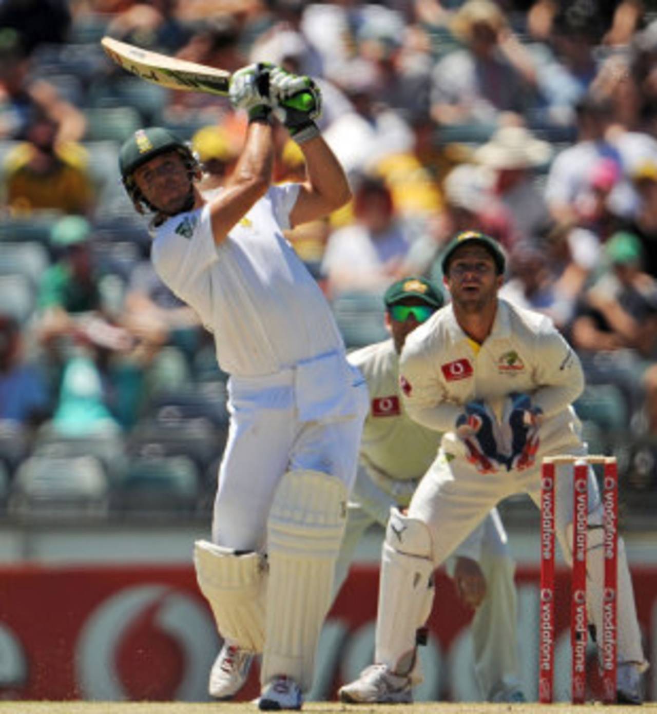 AB de Villiers powers the ball down the ground, Australia v South Africa, third Test, 3rd day, Perth, December 2, 2012