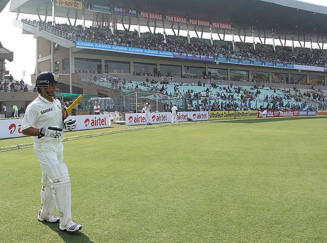 Sachin Tendulkar walks out at the Eden Gardens, India v England, 3rd Test, Kolkata, 1st day, December 5, 2012