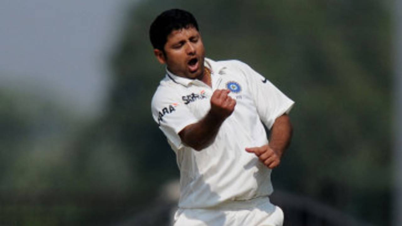 Piyush Chawla celebrates a wicket, India v England, 4th Test, Nagpur, 2nd day, December 14, 2012