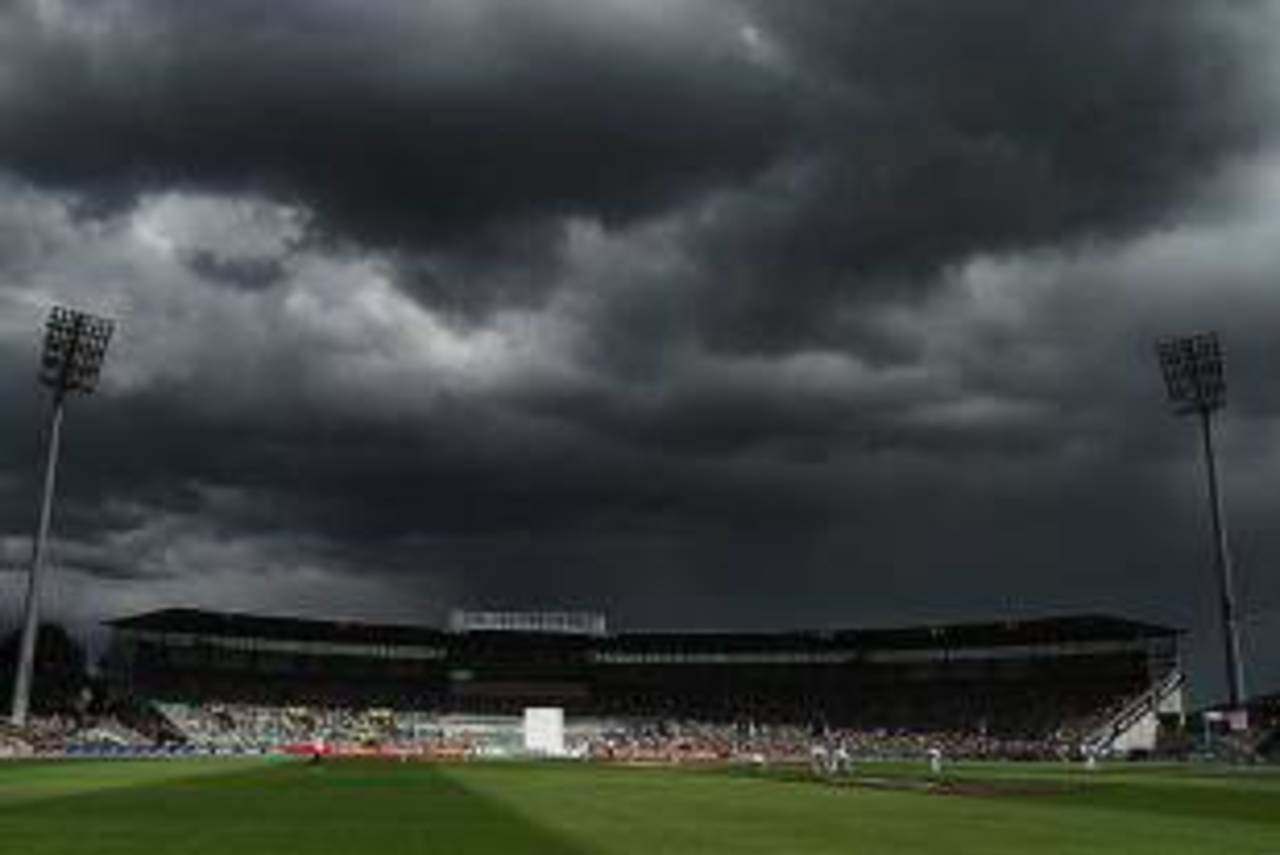 Dark clouds hover over the Bellerive Oval, Australia v Sri Lanka, 1st Test, Hobart, 3rd day, December 16, 2012