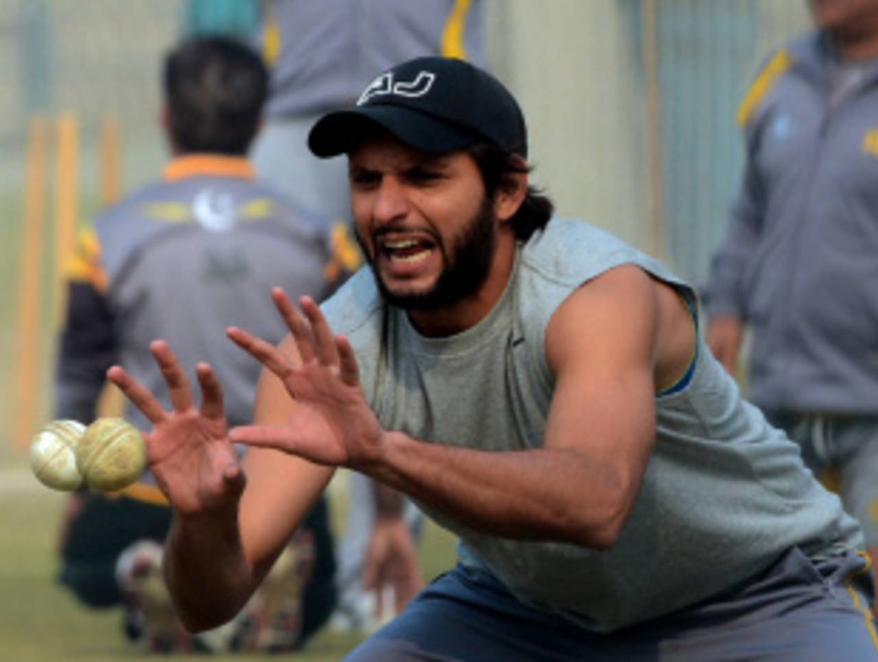 Shahid Afridi takes catches during training, Lahore, December 15, 2012